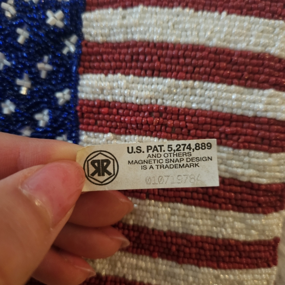 Vintage Moyna Beaded American Flag Purse - Picture 3 of 9